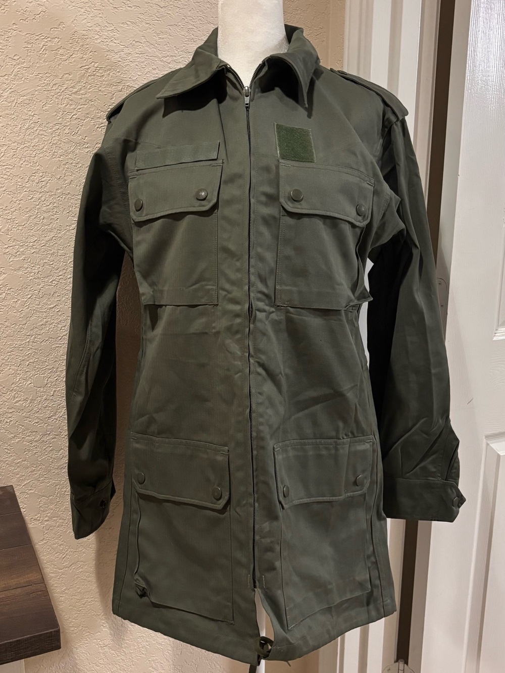 French Armed Forces Men's/Womens Olive Green Military-Style Field Jacket